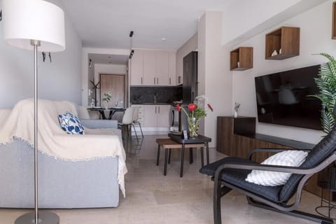 TV and multimedia, Living room, Photo of the whole room, Seating area, Dining area