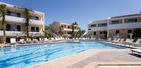 Property building, Day, Summer, Pool view, Pool view, Swimming pool, Swimming pool, Swimming pool, sunbed