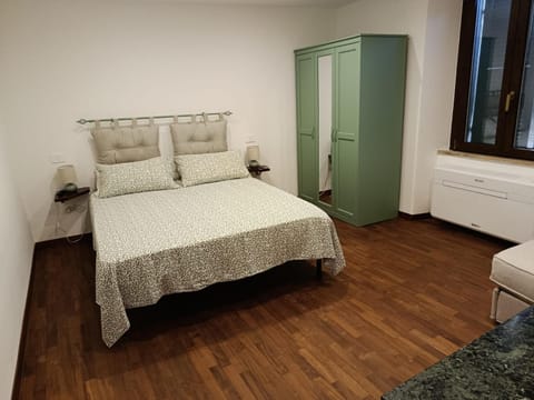 Bedroom, wardrobe