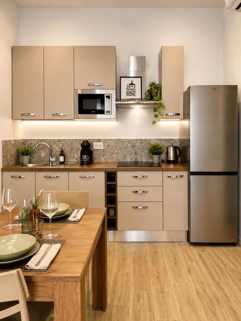 Kitchen or kitchenette, Dining area, dishwasher, oven, stove