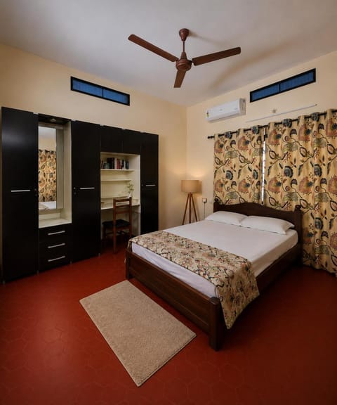 Bed, Photo of the whole room, Bedroom, wardrobe, air conditioner