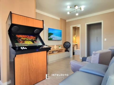 Communal lounge/ TV room, TV and multimedia, Kitchen or kitchenette, Living room, Seating area, Evening entertainment