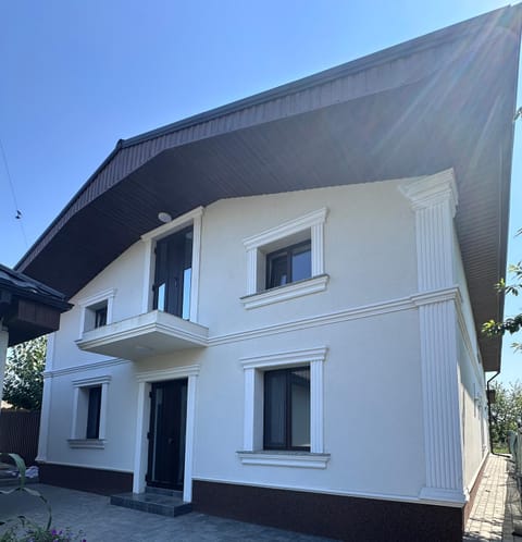 Property building, Day