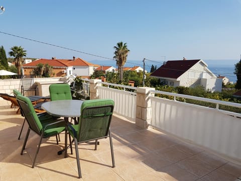 Balcony/Terrace, children, Family