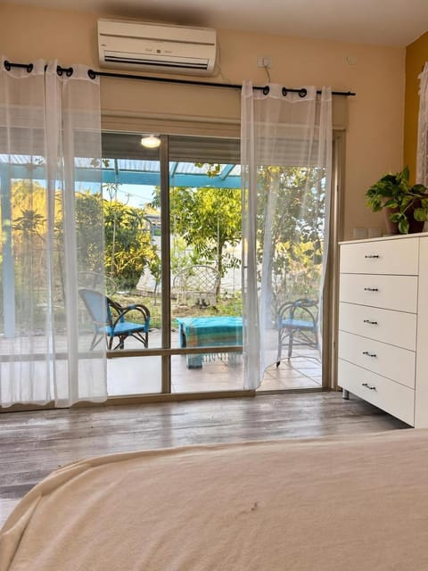 Bed, View (from property/room), Balcony/Terrace, Bedroom, air conditioner