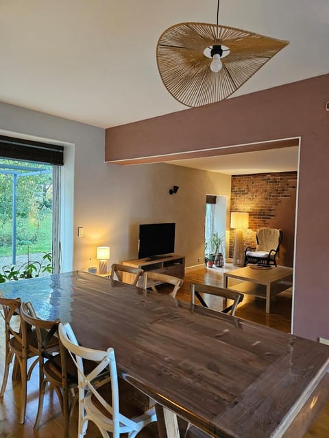 Communal lounge/ TV room