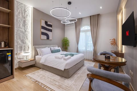 Communal lounge/ TV room, Bed, TV and multimedia, Photo of the whole room, Evening entertainment, Bedroom
