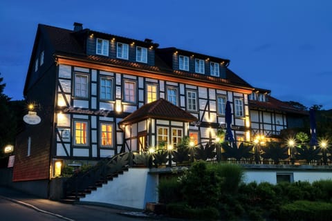 Property building, Restaurant/places to eat, Night, Garden, Garden view, Breakfast