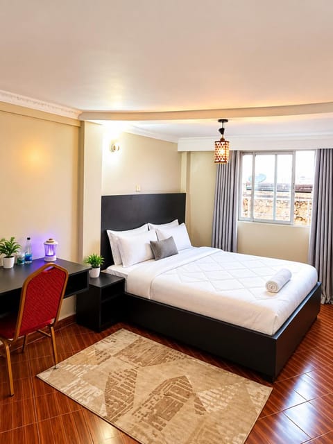 Bed, Living room, Photo of the whole room, Seating area, Bedroom