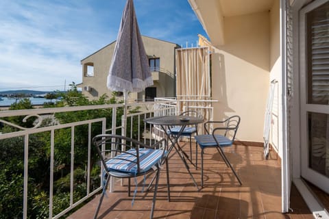 Balcony/Terrace, children, Family