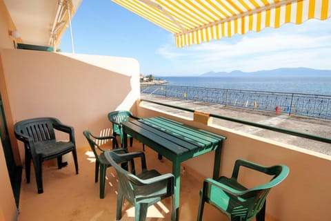 Balcony/Terrace, children, Family
