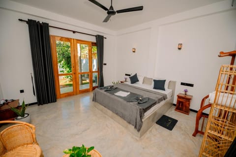 Bed, Living room, Photo of the whole room, Seating area, Bedroom
