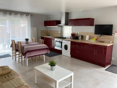 Kitchen or kitchenette, Living room