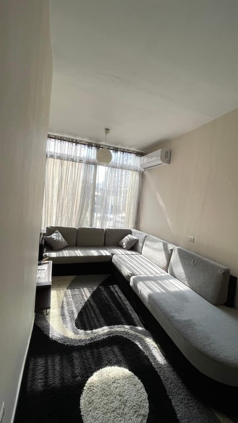 Living room, Photo of the whole room, Seating area