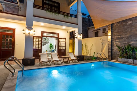 Patio, Balcony/Terrace, Swimming pool, Swimming pool, sunbed