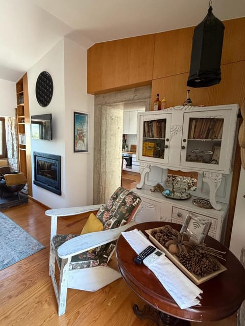 TV and multimedia, Kitchen or kitchenette, Living room, Seating area, pet friendly, stove