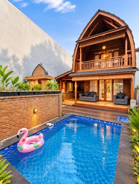 Property building, Swimming pool