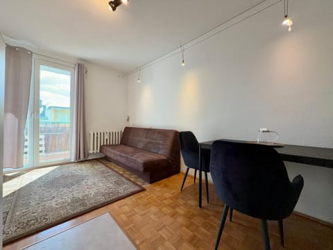 Bed, Living room, Photo of the whole room, Seating area, Bedroom