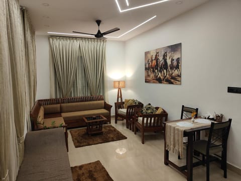 Living room, Seating area, Dining area