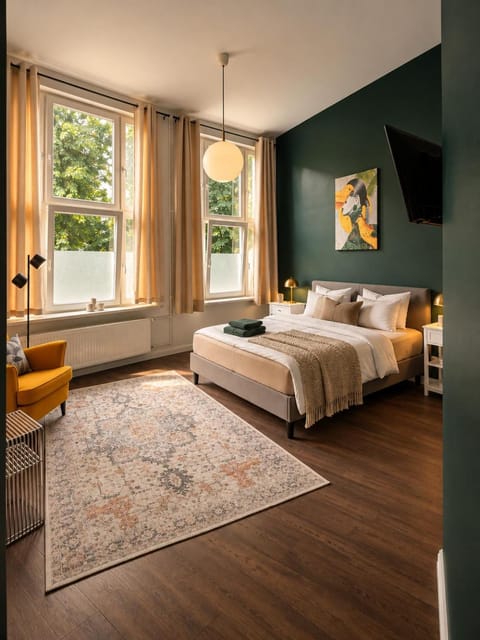 Bed, TV and multimedia, Living room, Bedroom