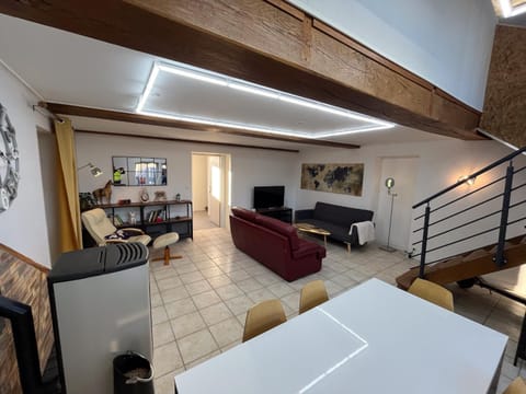 Communal lounge/ TV room, Communal lounge/ TV room, TV and multimedia, Living room, Seating area