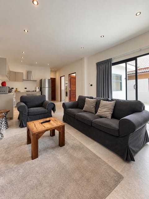 Kitchen or kitchenette, Living room, Seating area