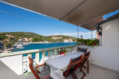 Balcony/Terrace, children, Family