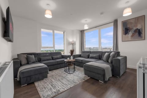 Communal lounge/ TV room, TV and multimedia, Living room, Seating area