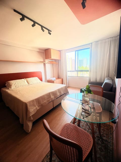 Bed, Living room, Photo of the whole room, Seating area, Dining area, Bedroom