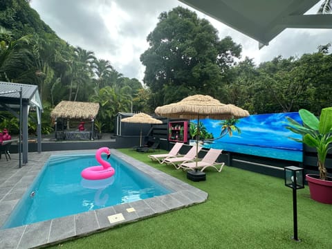 Pool view, Swimming pool, sunbed