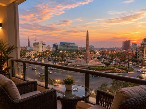 Property building, Patio, Nearby landmark, Day, Natural landscape, View (from property/room), Balcony/Terrace, Living room, Seating area, City view, Lake view, River view, Sunrise, Sunset