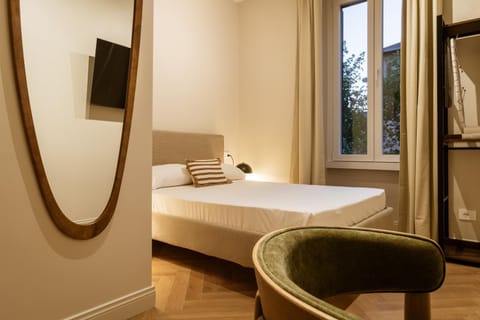 Bed, TV and multimedia, Photo of the whole room, Bedroom, towels