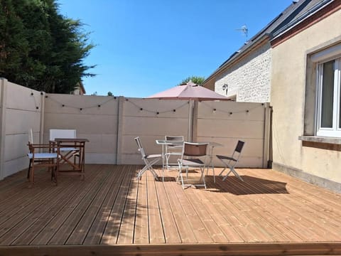 Patio, Dining area