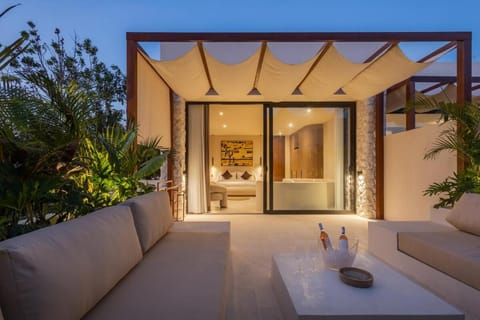 Balcony/Terrace, Living room, Seating area, Garden view