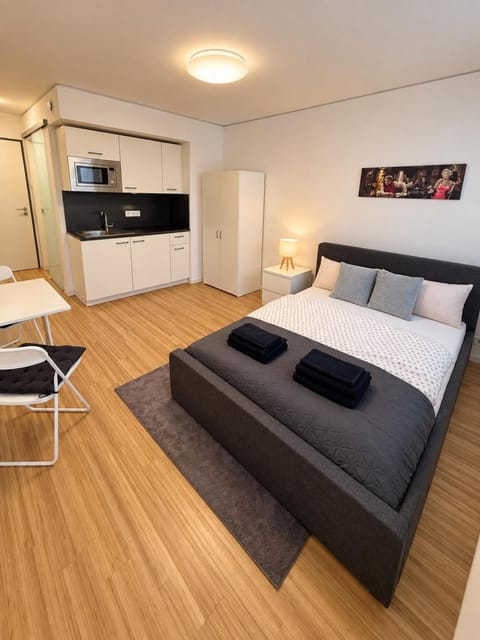 Bedroom, wardrobe