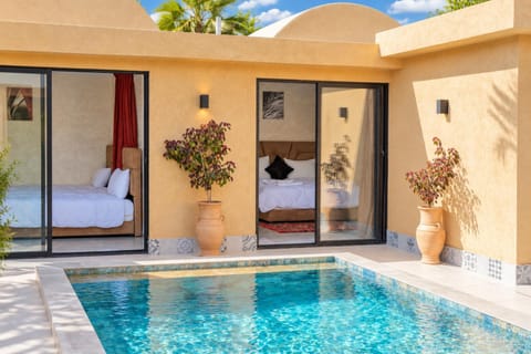 Day, Balcony/Terrace, Bedroom, Pool view, Pool view, Swimming pool, Swimming pool, Lunch, towels
