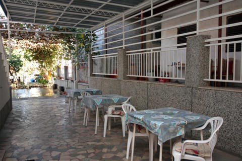 Location, children, Family