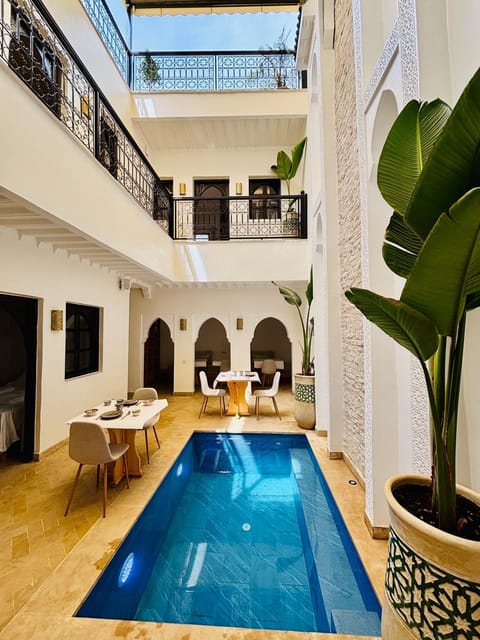 Property building, Swimming pool