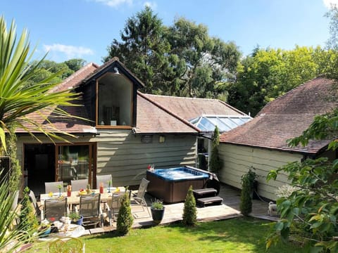 Property building, Patio, Garden, Garden view