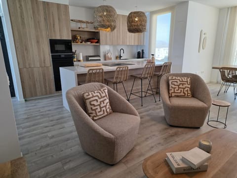 Kitchen or kitchenette, Kitchen or kitchenette, Living room, Seating area, Dining area, dishwasher, oven, stove