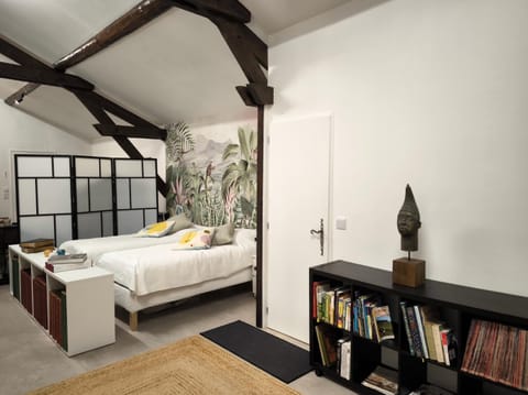 Property building, Living room, Bedroom