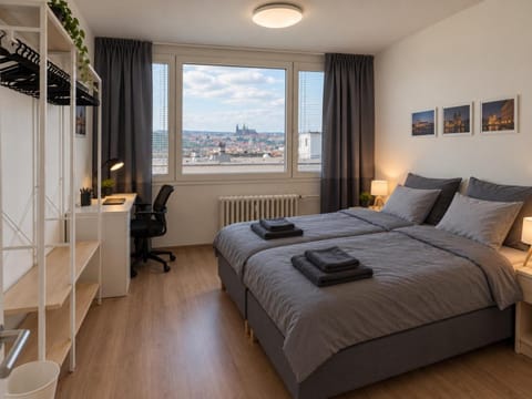 Bedroom, City view