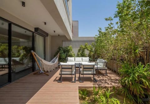 Balcony/Terrace, Seating area, Garden view