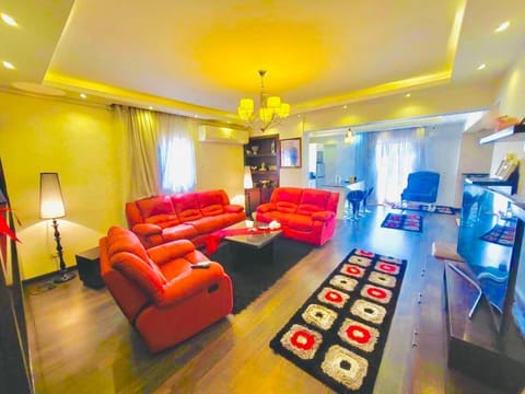 TV and multimedia, Seating area, Evening entertainment