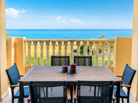 Property building, Balcony/Terrace, Sea view