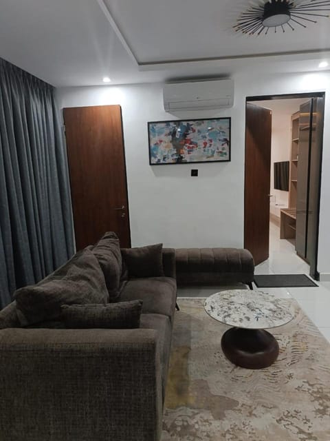 TV and multimedia, Living room, Seating area, air conditioner