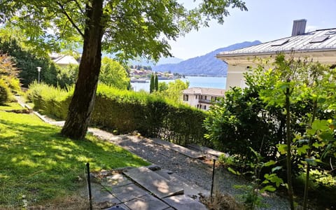 Natural landscape, Balcony/Terrace, Lake view, Mountain view