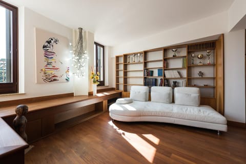 Library, Living room, Seating area