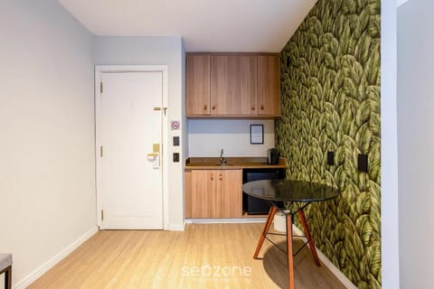 Kitchen or kitchenette, Bedroom