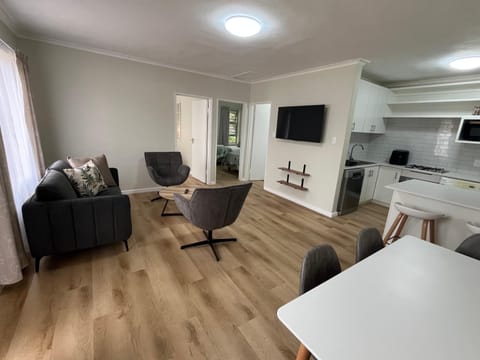 TV and multimedia, Living room, Dining area